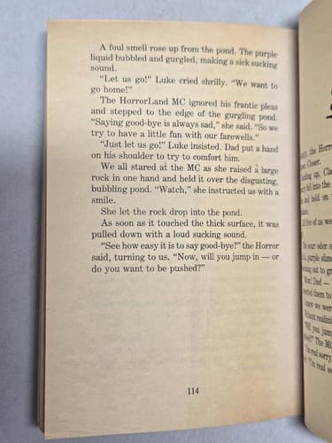 Goosebumps: One Day at HorrorLand by R. L. Stine Vintage 1994 Paperback #16 DC64 - Thumbnail 6