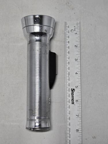 Vintage Eveready Captain Chrome Ribbed Metal 2D Flashlight #T58p - Thumbnail 6