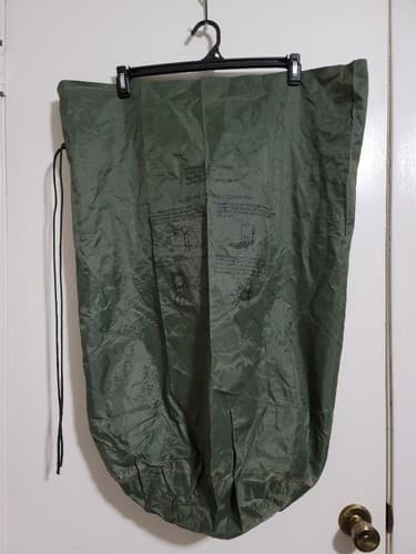 Lot of 4- Waterproof Clothing Bag Military Green NSN: 8465-00-261-6909 #B93b