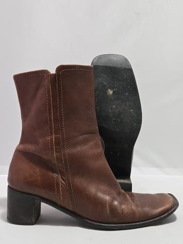 Coach And Four Hattie Marrone bootsSize: (8 1/2) Boots #G49g