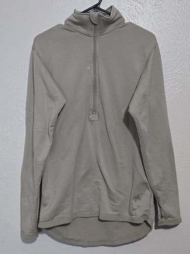 US Army Polartec Mid Weight Cold Weather Shirt Small Long NSN 8415-01-546-0166