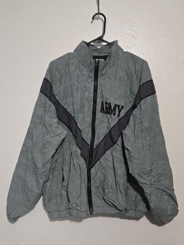 US Army IPFU Jacket Gray Windbreaker Medium Regular NSN 8415-01-575-4445