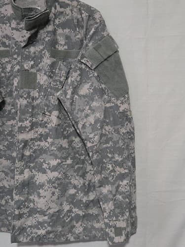 US Army ACU Combat Uniform Jacket UCP Digital Camo Medium Long USGI - Thumbnail 3