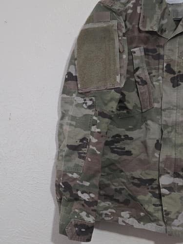 USGI OCP Multicam Army Combat Uniform Coat 33 Regular NSN 8415-01-623-3300 - Thumbnail 2