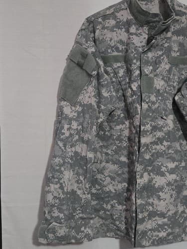 US Army ACU Combat Uniform Jacket UCP Digital Camo Medium Long USGI - Thumbnail 2