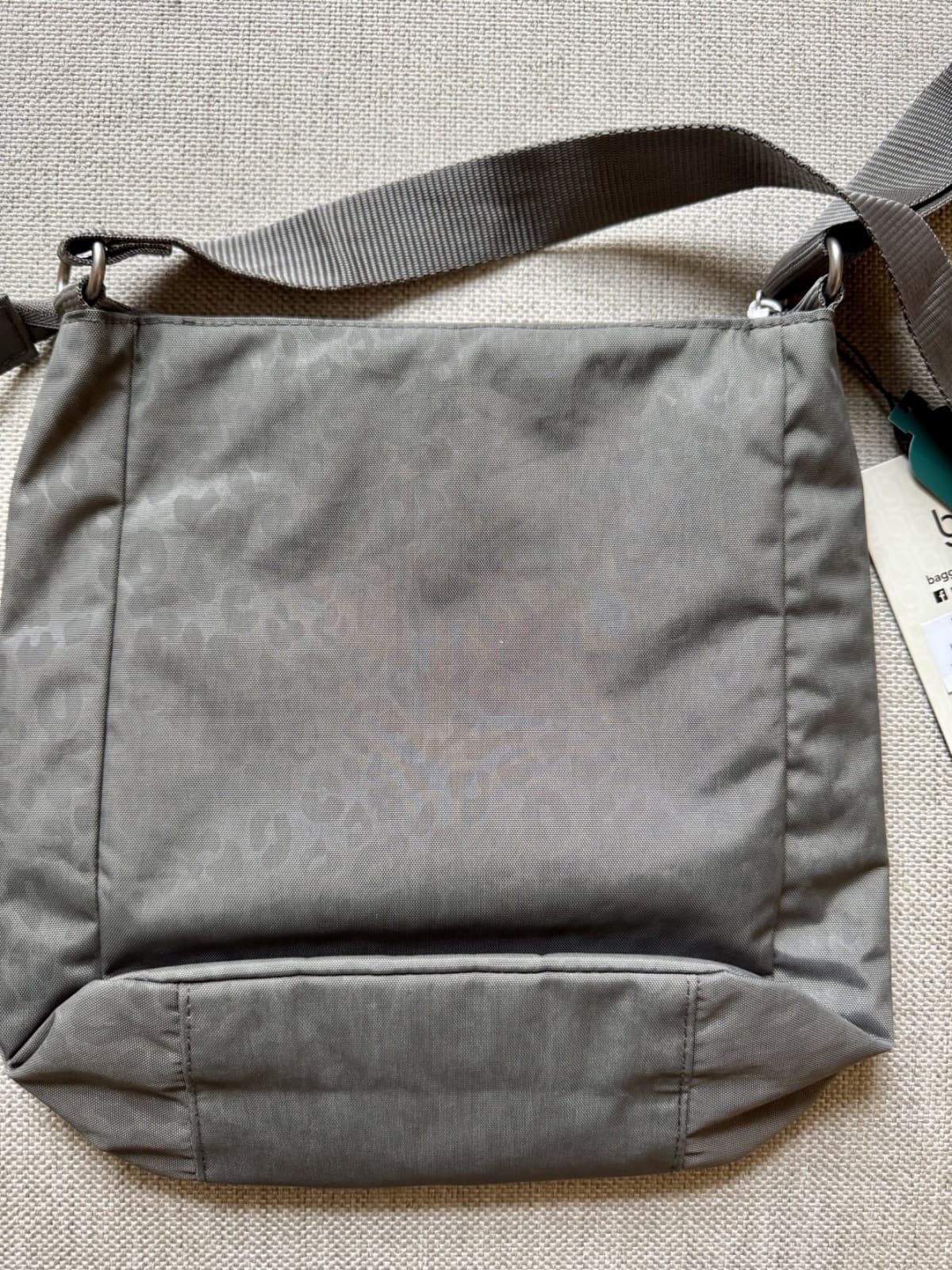 Baggallini Town Bagg Crossbody Pewter Animal Print Nylon Water Resistant NWT - Thumbnail 4