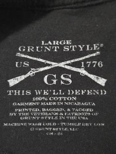 Grunt Style “THIS WE’LL DEFEND” Distressed Flag T-Shirt Black Men’s Large 100% - Thumbnail 3