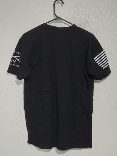 Grunt Style “THIS WE’LL DEFEND” Distressed Flag T-Shirt Black Men’s Large 100% - Thumbnail 2