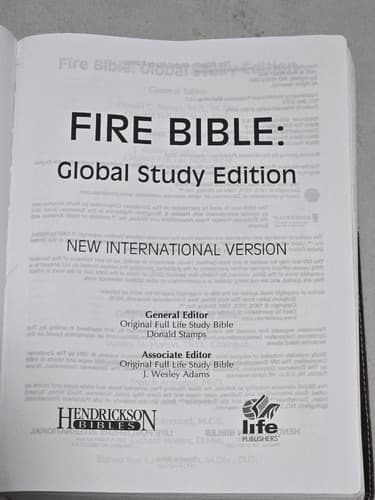 NIV Fire Bible Global Study Edition Chocolate Pink Flexisoft Leather Hendri - Thumbnail 5