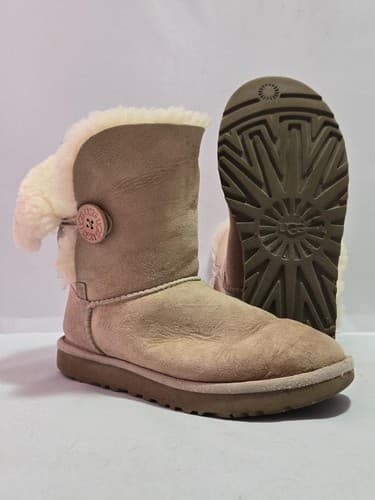 UGG Bailey Button II Size 6 Brown Casual Outdoor Suede Sheepskin Boots #E55e