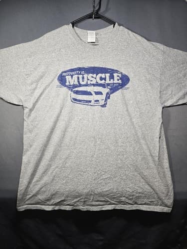 Motovicity Distribution "Is Muscle" Car Graphic T-Shirt Gray Size 2XL Est 2001