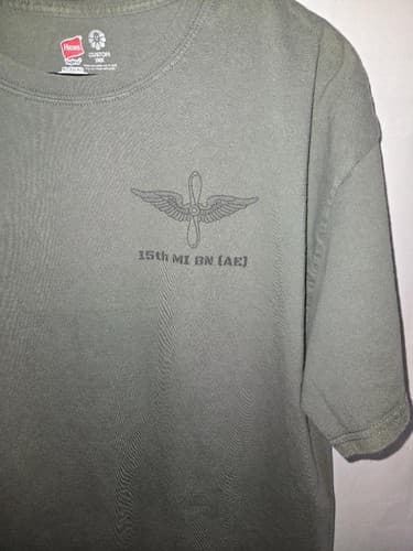 Hanes ComfortSoft 15th MI BN (AE) Graphic T-Shirt XL Army Green Short Sleeve VGC - Thumbnail 2