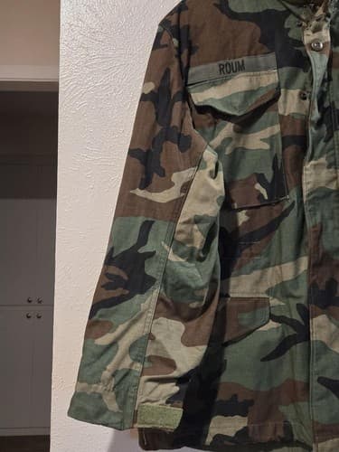 Vintage USGI Combat Jacket 1985 DLA Contract Small Regular Desert Camo - Thumbnail 2