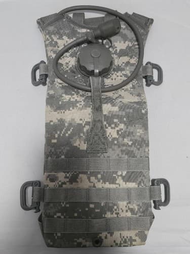 US Military ACU Digital Hydration Carrier & Bladder Set VGC #S53s