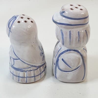 Vintage Redware Dutch Happy Man Woman Figurine Blue White Salt Pepper Shakers - Thumbnail 5