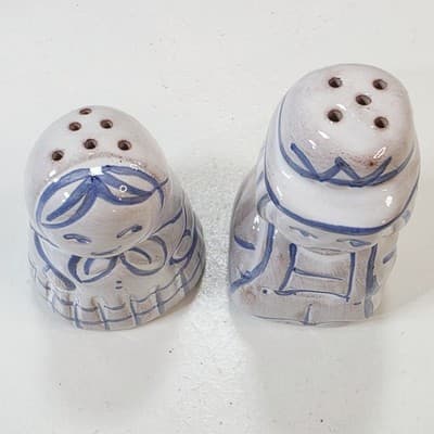 Vintage Redware Dutch Happy Man Woman Figurine Blue White Salt Pepper Shakers - Thumbnail 2