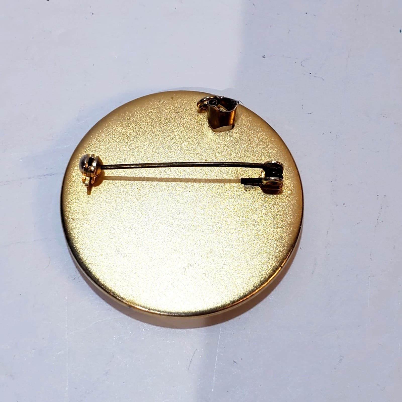 Vintage Gold Tone Metal and Enamel Round Floral Brooch Pin or Pendant - Thumbnail 2