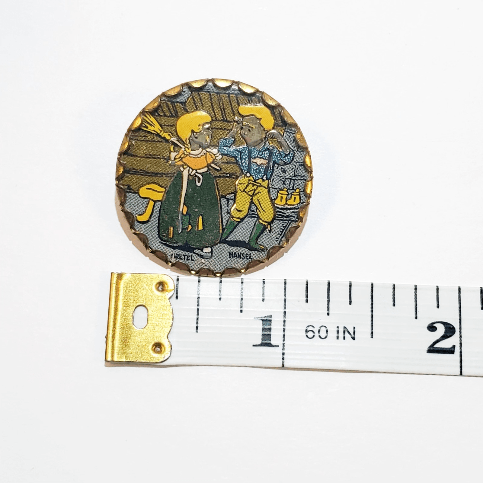 Vintage Hansel and Gretel Fairy Tale Lithographed Tin Crown Cap Button Pin - Thumbnail 4