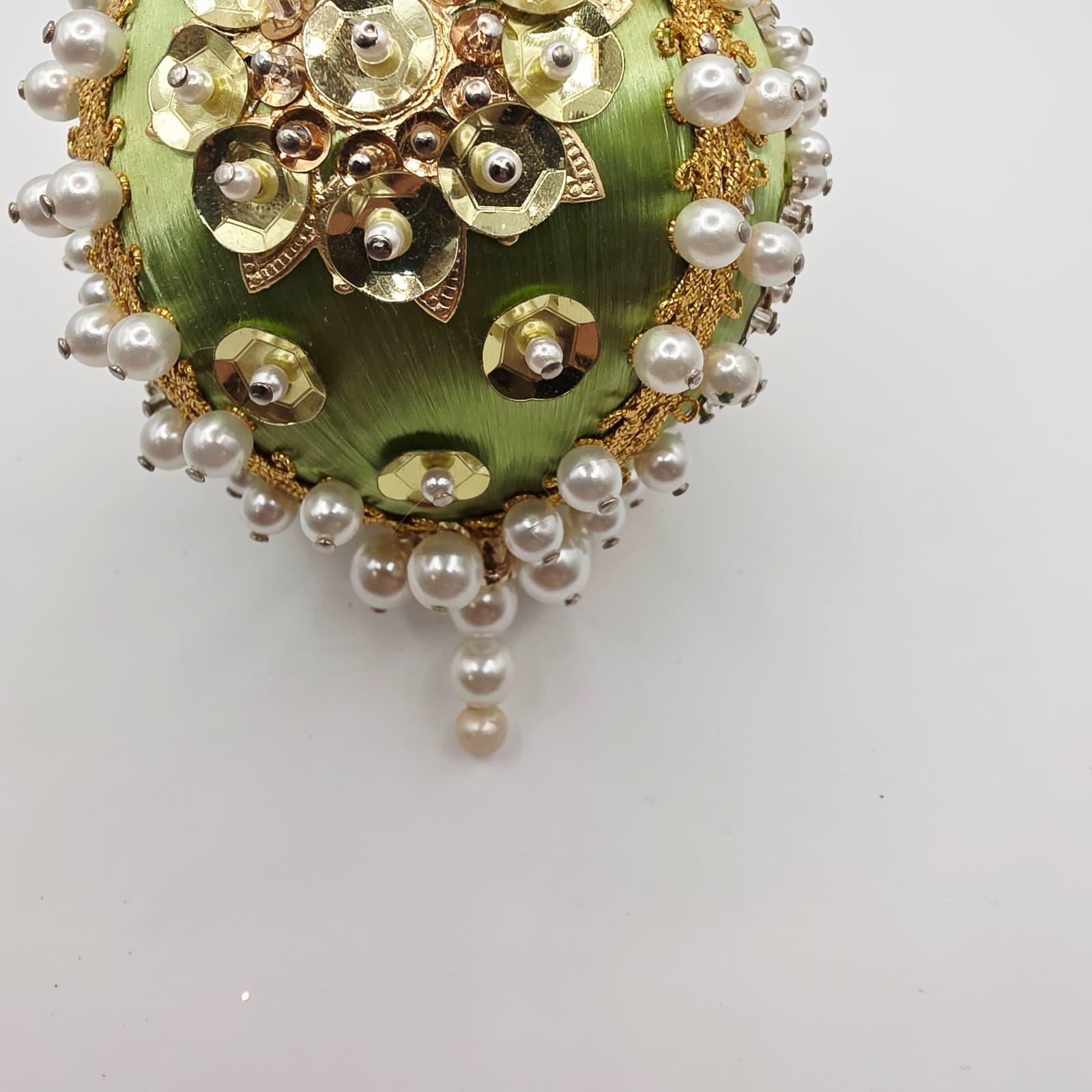 Vintage Sequin Beaded Push-Pin Christmas Ornament Round Green Gold Sparkle 3.5" - Thumbnail 5