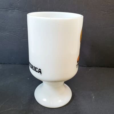 Vintage 1975 Tweety Bird Milk Glass Pedestal Footed Mug Marriots Great America - Thumbnail 2
