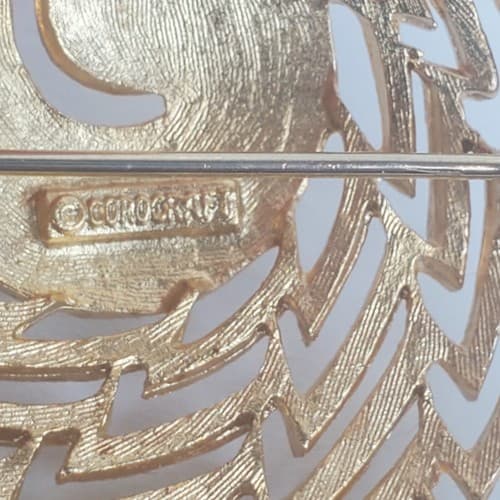 Vintage Signed Corocraft Gold Tone Circle Round Mid-Century Brooch Pin - Thumbnail 4