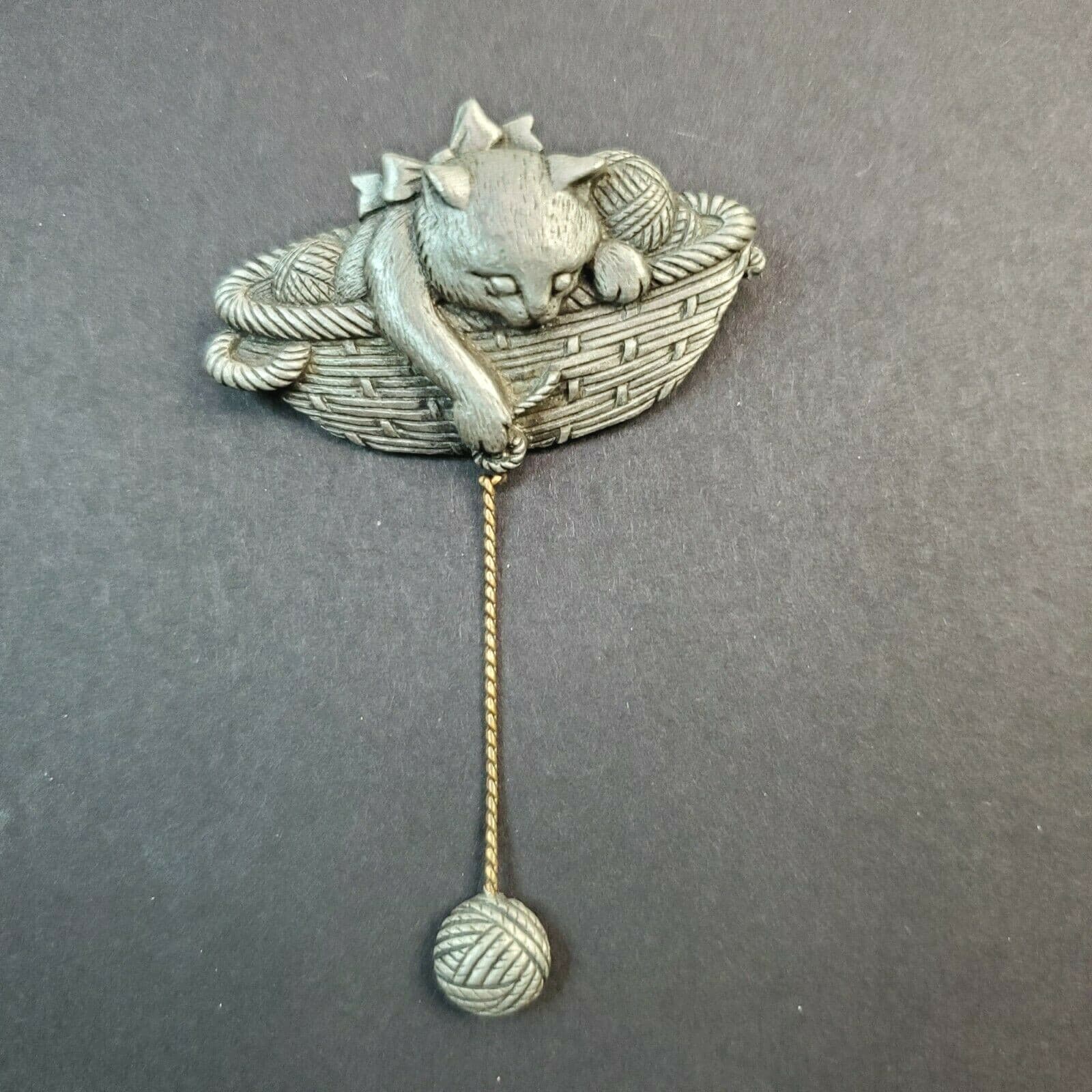 Vintage Signed JJ Pewter Tone Cat playing with Ball of Yarn Pin Brooch