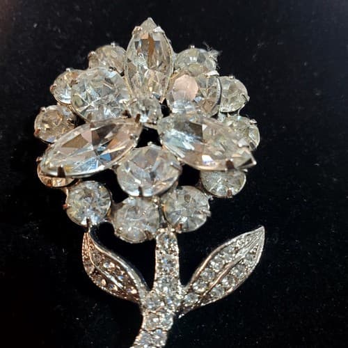 Vintage Silver Tone Clear Rhinestone Encrusted Flower Brooch Pin Floral Classic - Thumbnail 2