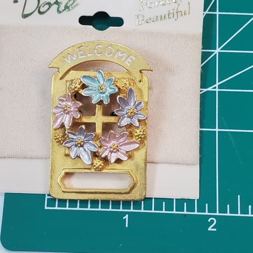 Vintage Dore Brushed Gold Tone Metal Door with Painted Flowers Wreath Brooch Pin - Thumbnail 4