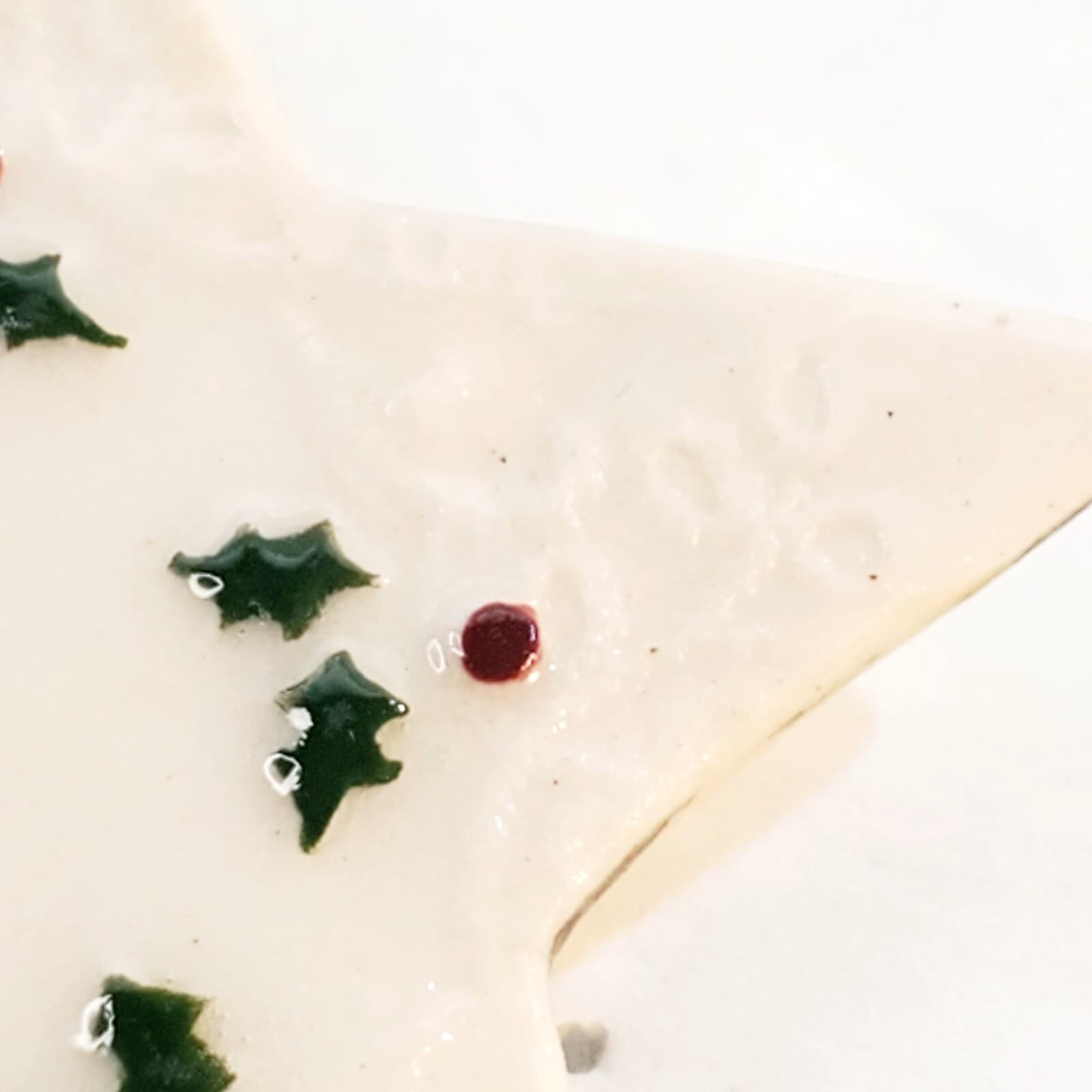 Vintage Stillwater Art Hand Painted Holly Ceramic Star Brooch Pin Christmas - Thumbnail 2