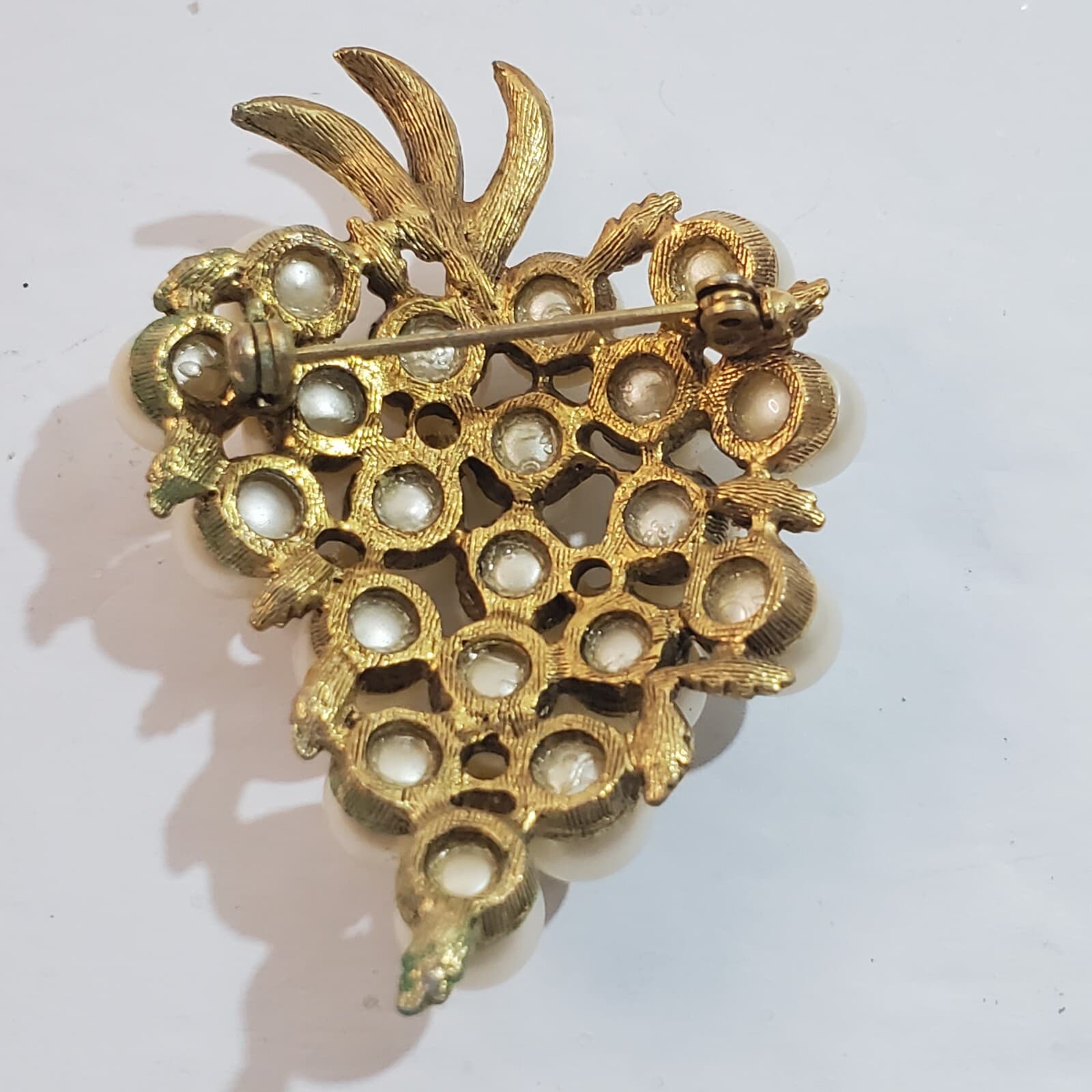 Vtg Gold Tone Metal & Faux Pearls Clear Rhinestones Spray Cluster Brooch Pin - Thumbnail 4