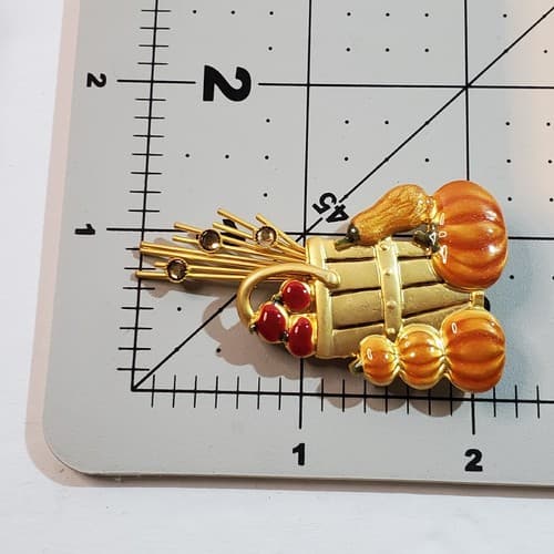 Vintage KC Kenneth Cole Fall Autumn Apple Basket Pumpkins Wheat Straw Brooch Pin - Thumbnail 4
