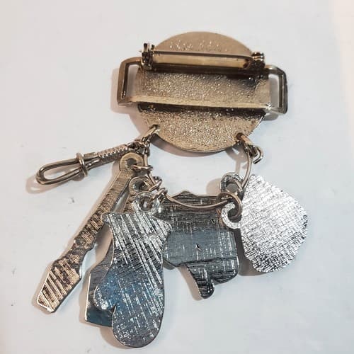 Vintage Pampered Chef Charm Pin Brooch With 6 High Quality Charms Utensils - Thumbnail 2