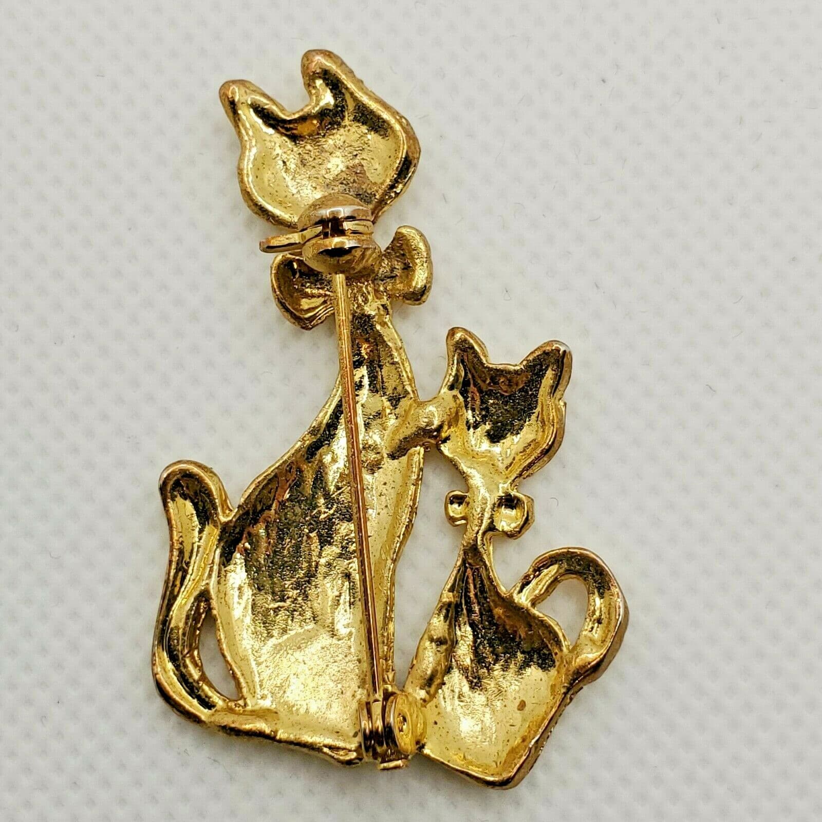Vintage Brushed Gold Tone 2 Sitting Cats Kittens Kittys with Bow Tie Brooch Pin - Thumbnail 2
