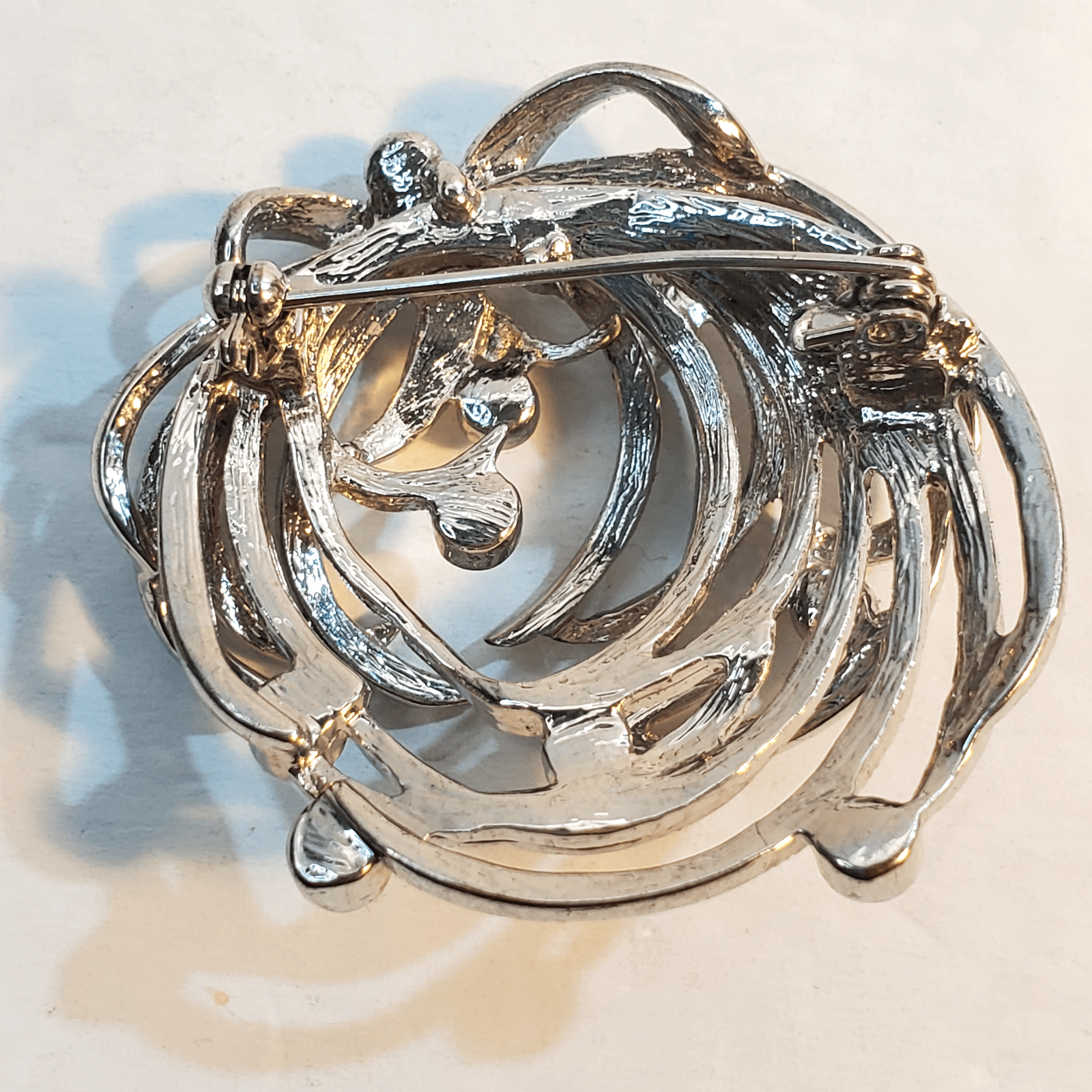 Vtg Silver Tone Dimensional Swirled Layered Metal Clear Rhinestones Brooch Pin - Thumbnail 2