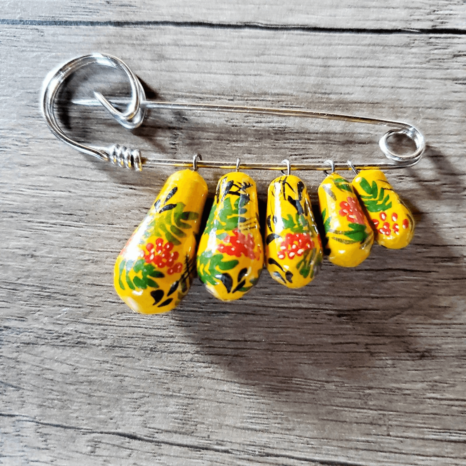 Vtg Russian Matryoshka Nesting Doll Safety Pin Charm Leaves Brooch Hand Painted - Thumbnail 4