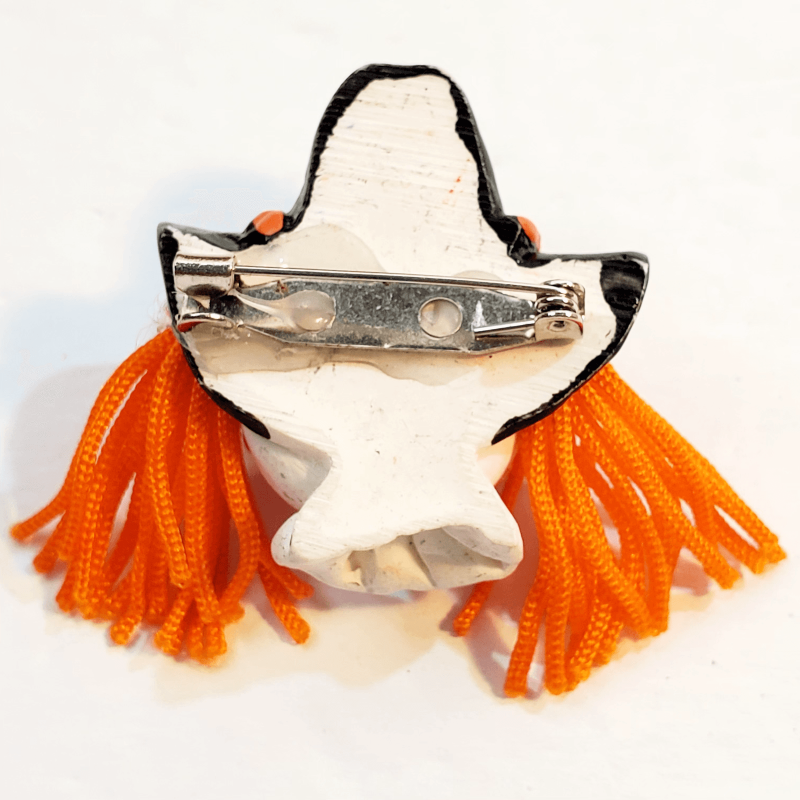 Vintage Scarecrow w/ Hat Brooch Pin Resin and Nylon Yarn Hair Fall Halloween - Thumbnail 2