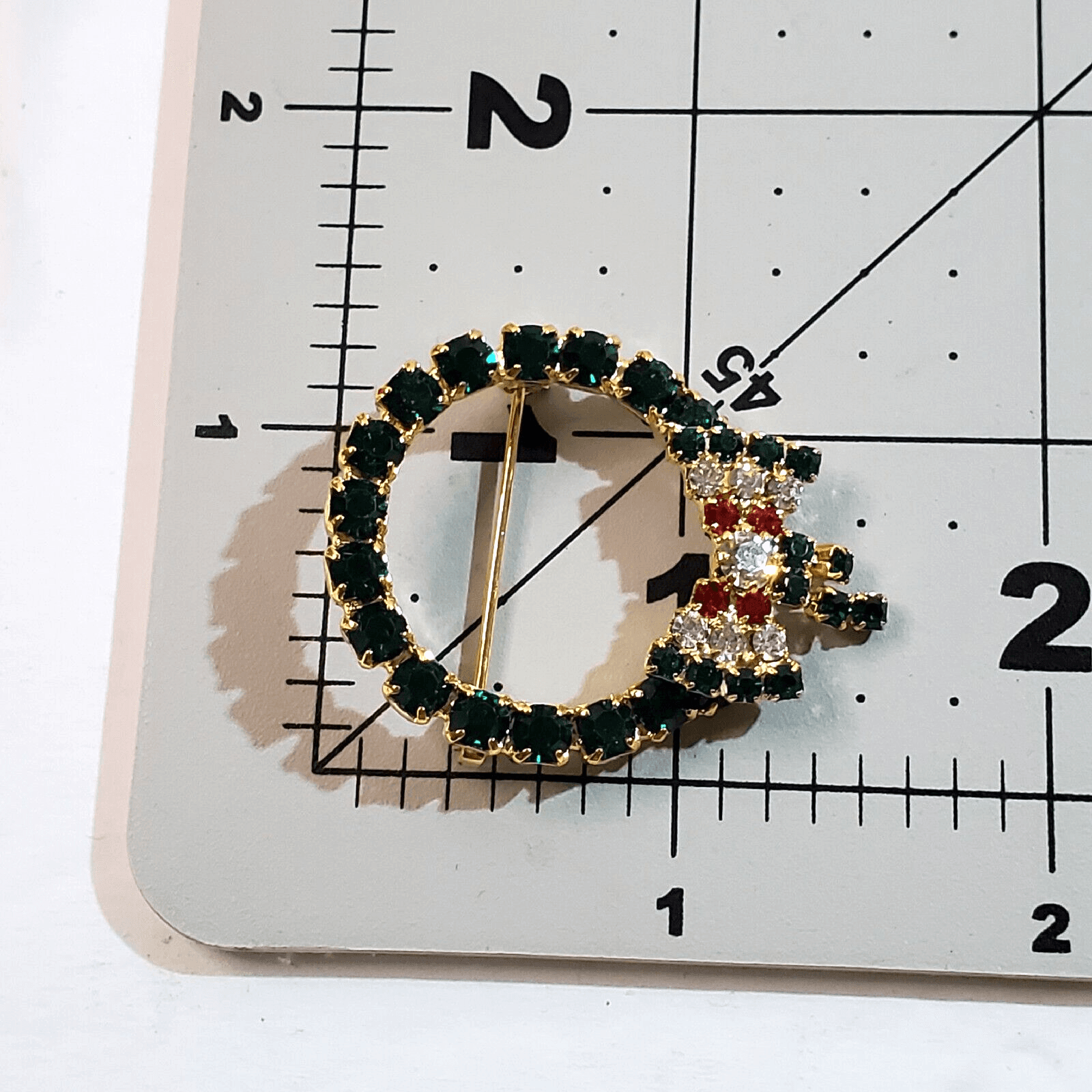 Vintage Amanda Smith Multicolor Rhinestone Gold Tone Christmas Wreath Brooch Pin - Thumbnail 4