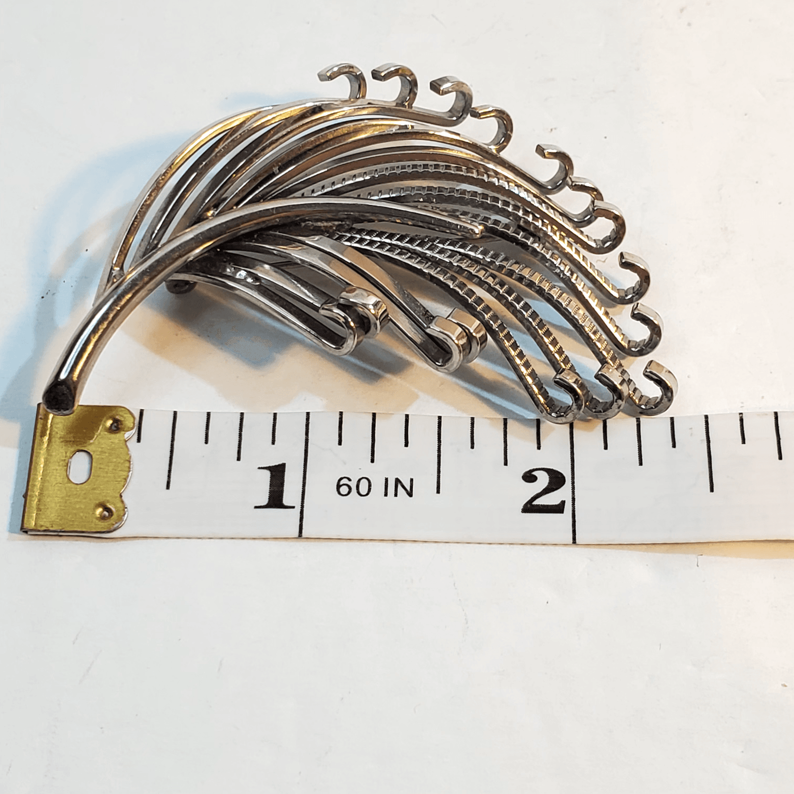 Vintage Silver Tone Metal Leafy Feather Looking Curled Open Work Brooch Pin - Thumbnail 4