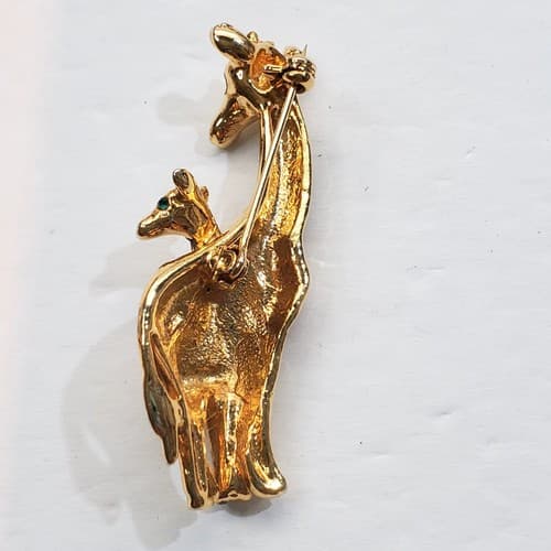 Vtg Gold Tone Orange Black Enamel Rhinestone Eyes Giraffe Mama/Baby Brooch Pin - Thumbnail 3