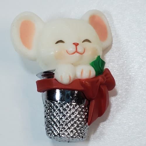 Vtg 1983 Hallmark Cards Plastic Christmas Mouse Sitting in a Thimble Brooch Pin