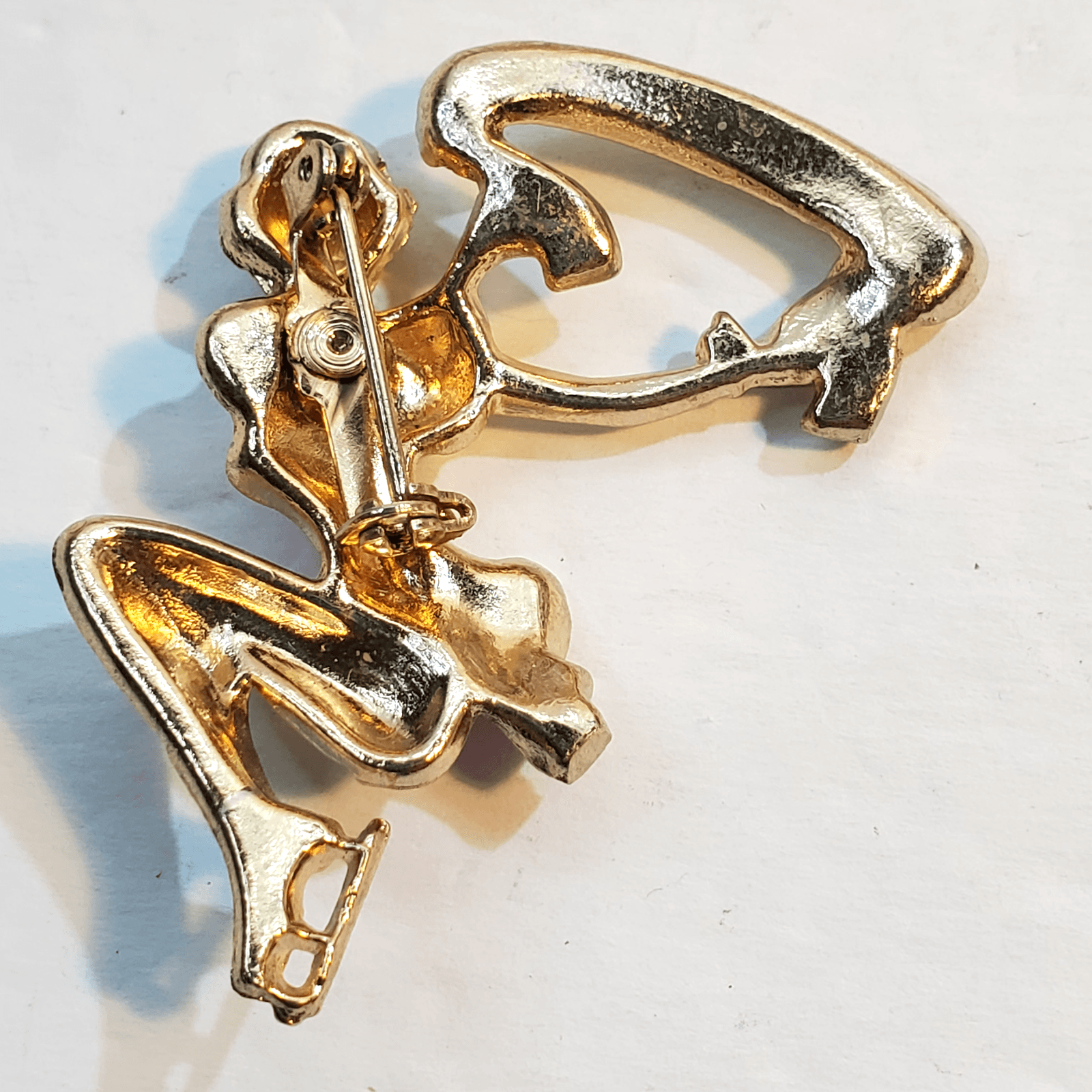 Vtg Retro Gold Tone Metal Pink White Enamel Ice Capades 50's Skating Brooch Pin - Thumbnail 4