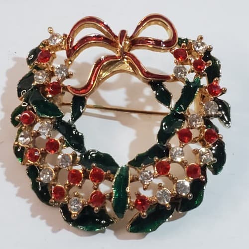 Vintage Gold Tone Metal Enamel Red Clear Rhinestones Christmas Wreath Brooch Pin