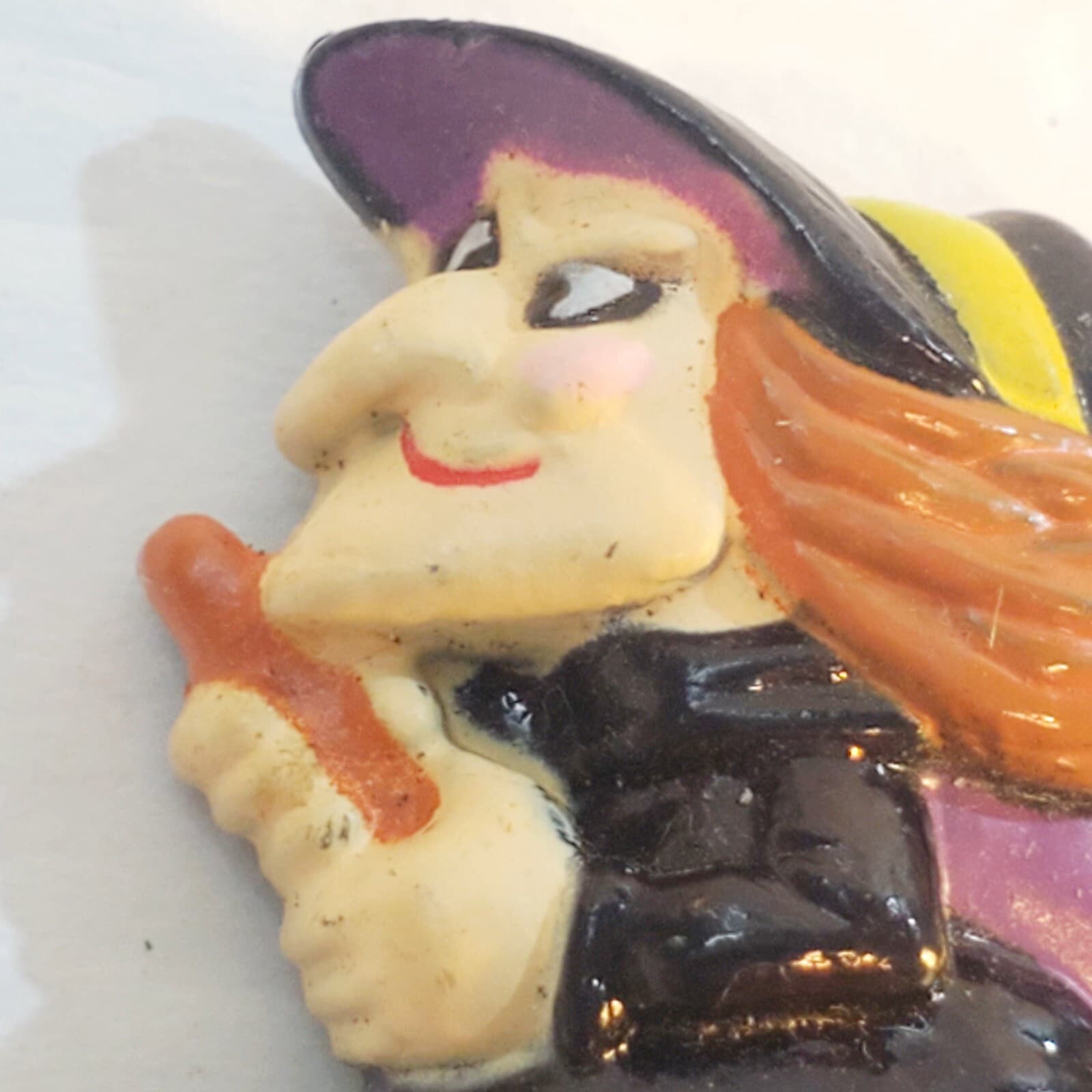 Vtg RUSS Made in Hong Kong Plastic Witch Flying on Broom Brooch Pin Halloween - Thumbnail 2