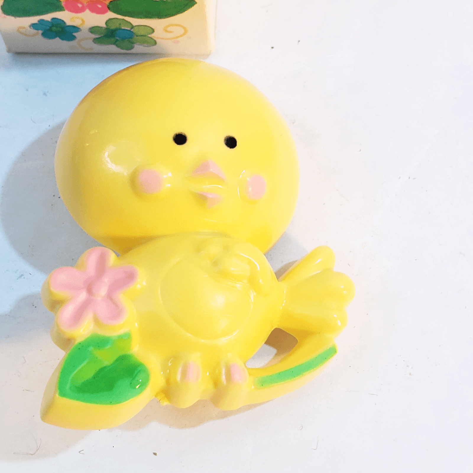 Vtg Avon Pin Pal Chicken Little Fragrance EMPTY Glace Brooch Pin w/ Original Box - Thumbnail 2