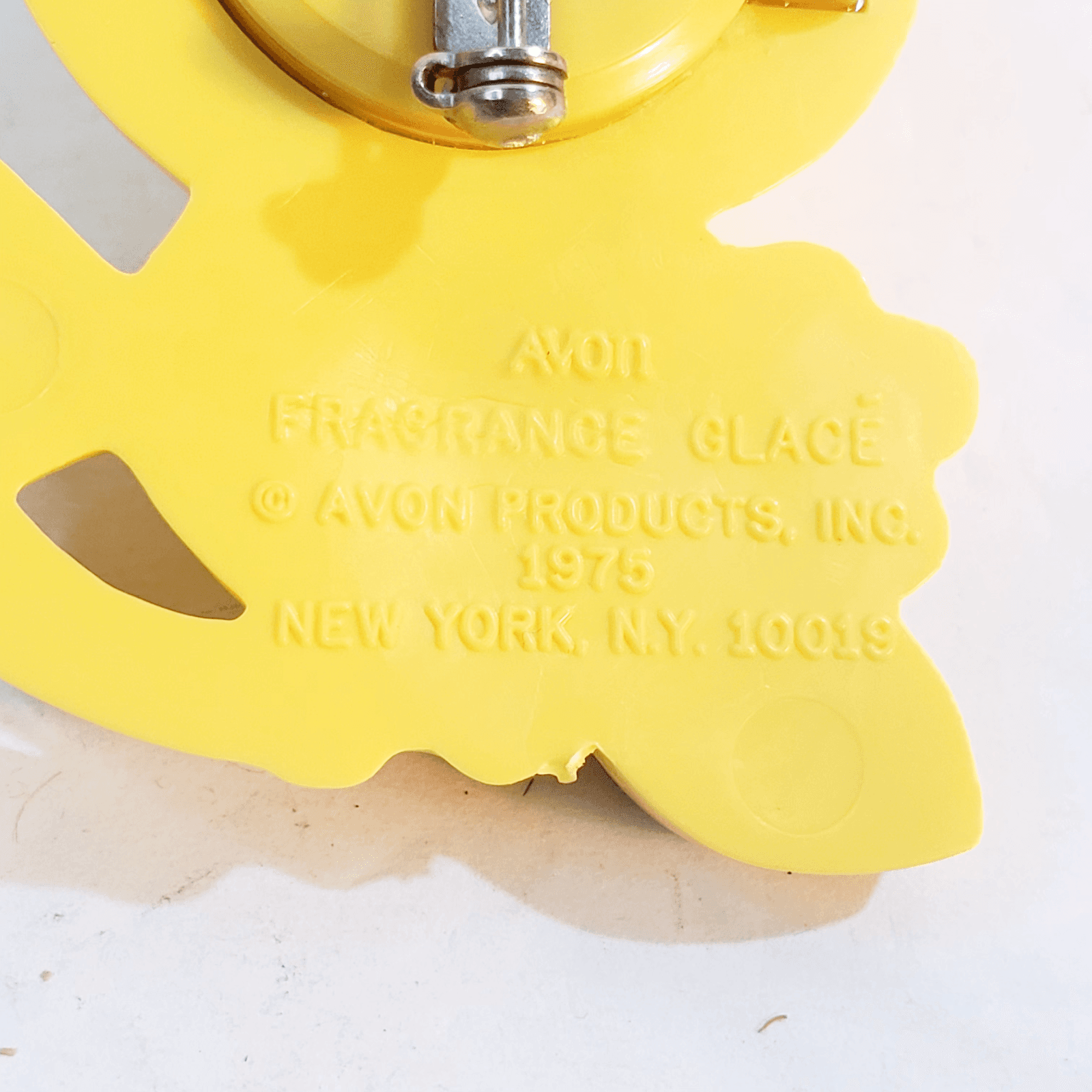 Vtg Avon Pin Pal Chicken Little Fragrance EMPTY Glace Brooch Pin w/ Original Box - Thumbnail 11