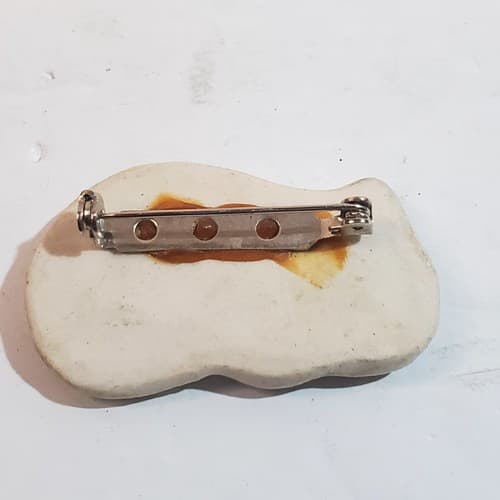 Vintage Pottery Stoneware Ceramic Laying Striped Cat Kitten Kitty Brooch Pin - Thumbnail 2