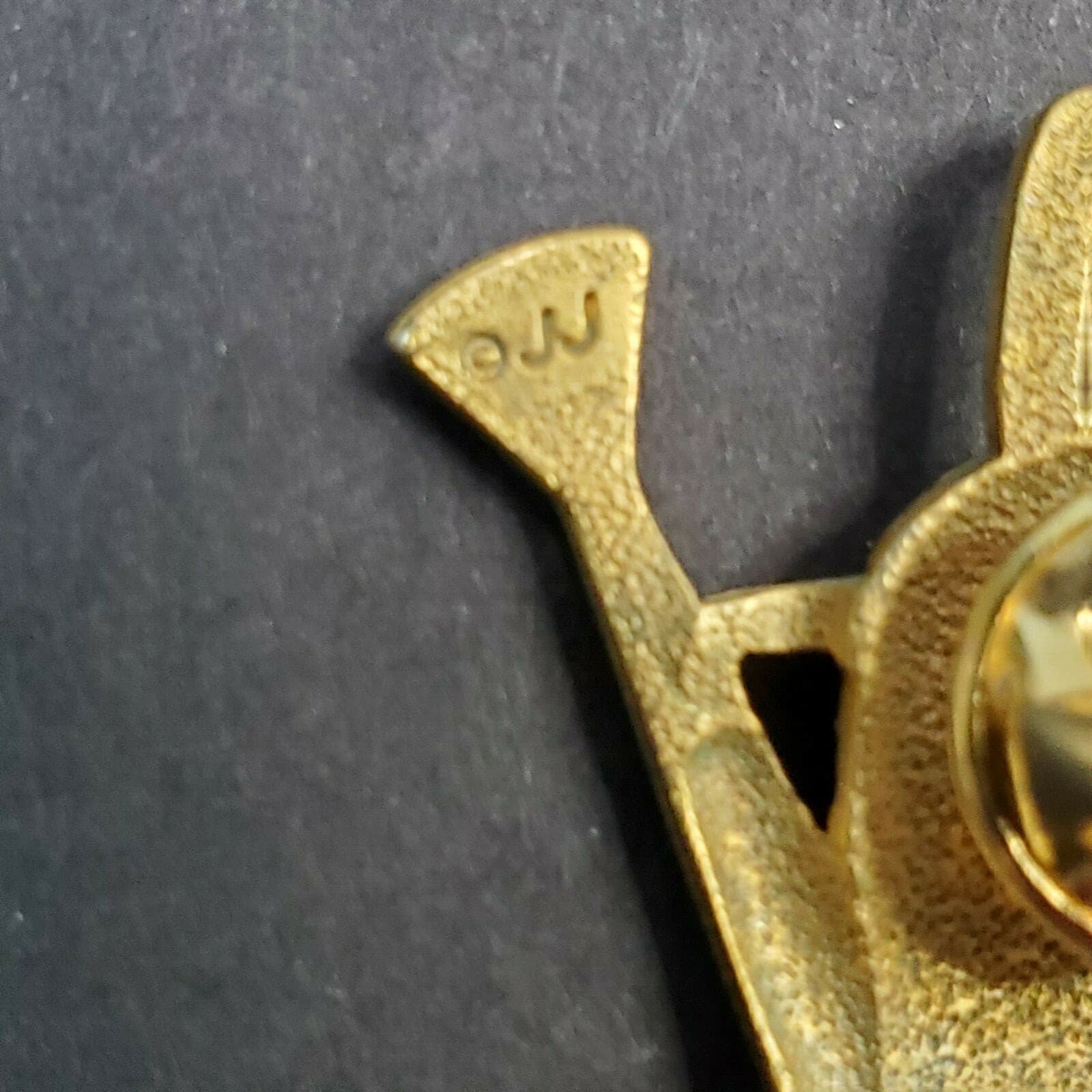 Vintage Signed JJ Gold Tone Watering Can Pin Brooch Spring Gardening Easter - Thumbnail 3