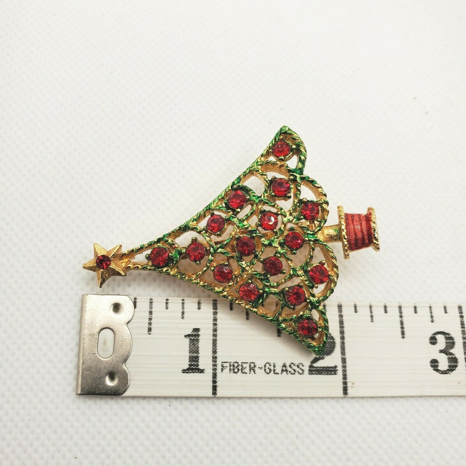 Vintage Gold Tone Red Rhinestone Green Enamel Cut-out Christmas Tree Pin Brooch - Thumbnail 3