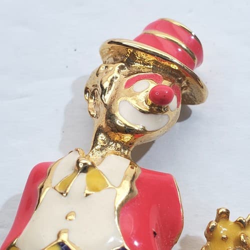Vintage Covann Gold Tone Metal Enamel Clown in Suit with Flowers Brooch Pin - Thumbnail 2