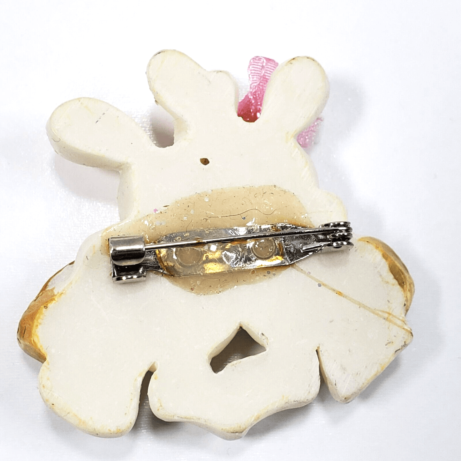 Vintage Bunny Couple with Baskets Eggs Flowers Easter Spring Resin Brooch Pin - Thumbnail 2